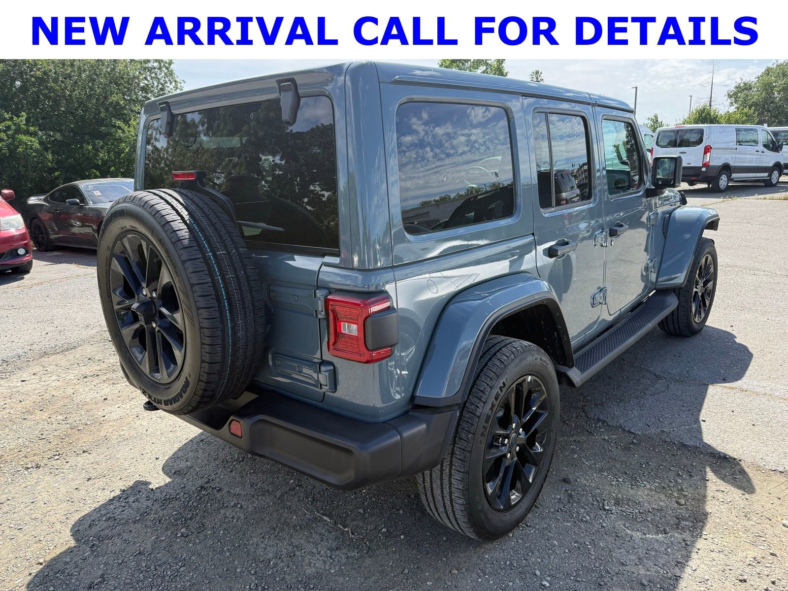Used 2025 Jeep Wrangler Unlimited Sahara image 5