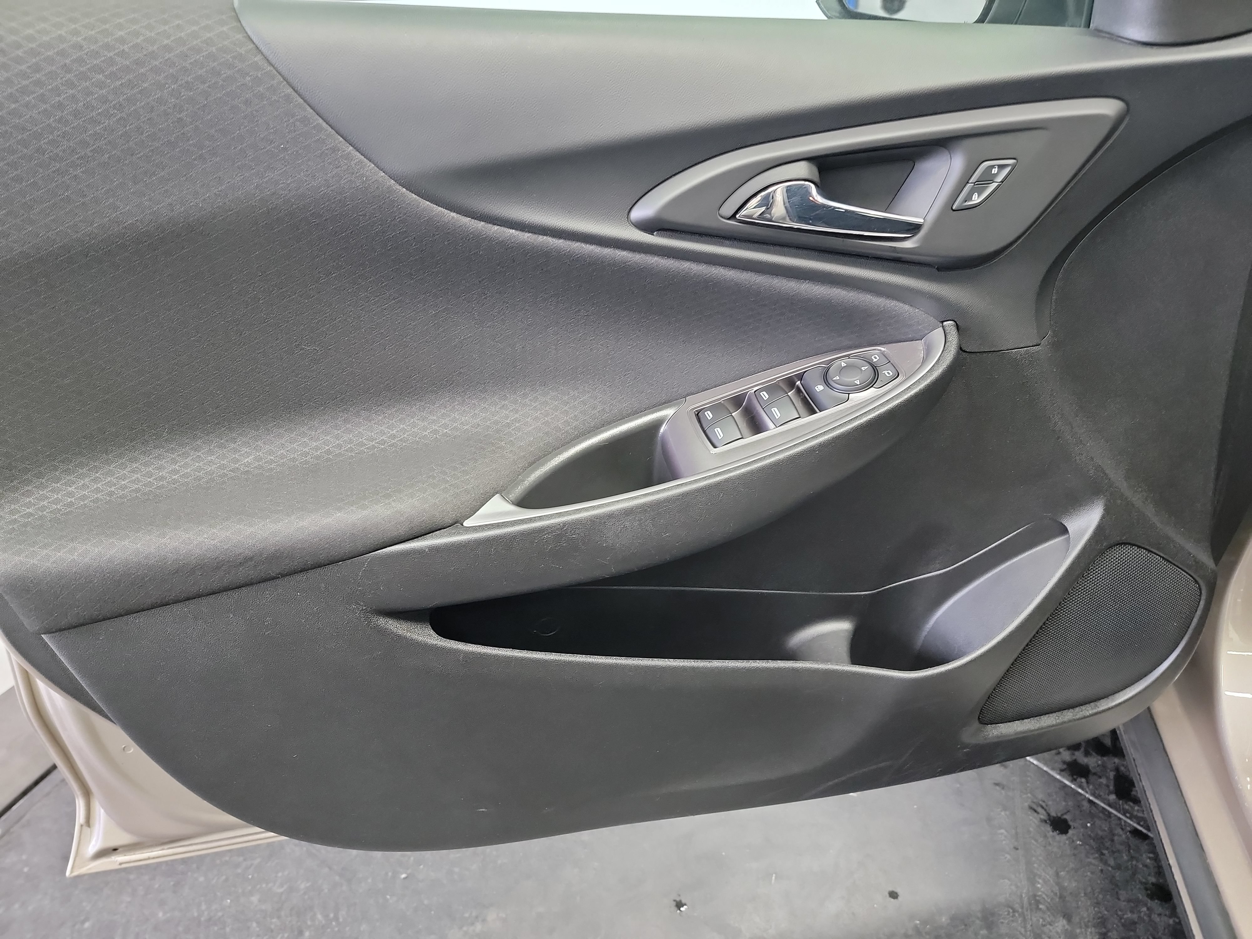 Used 2022 Chevrolet Malibu RS FWD image 13