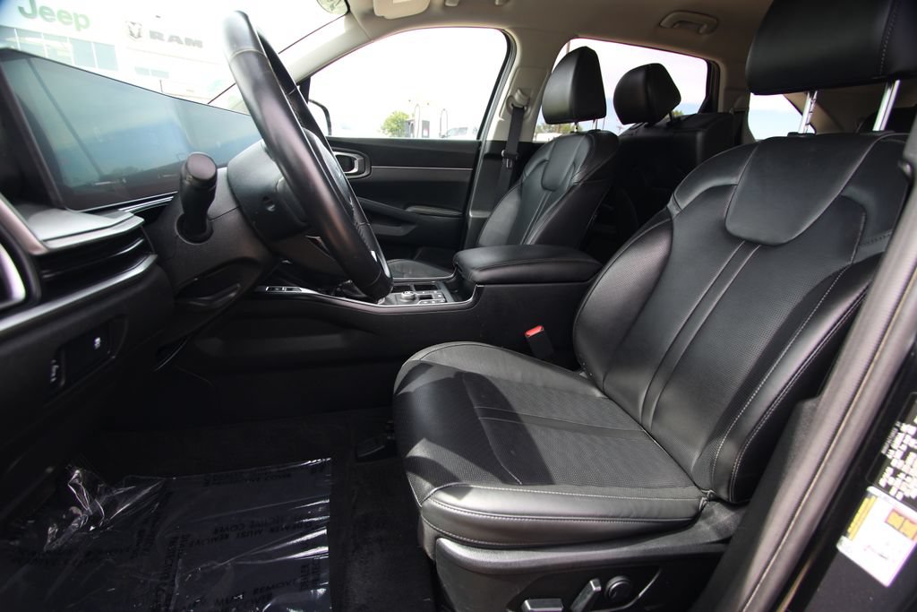 Used 2024 Kia Sorento S FWD image 6