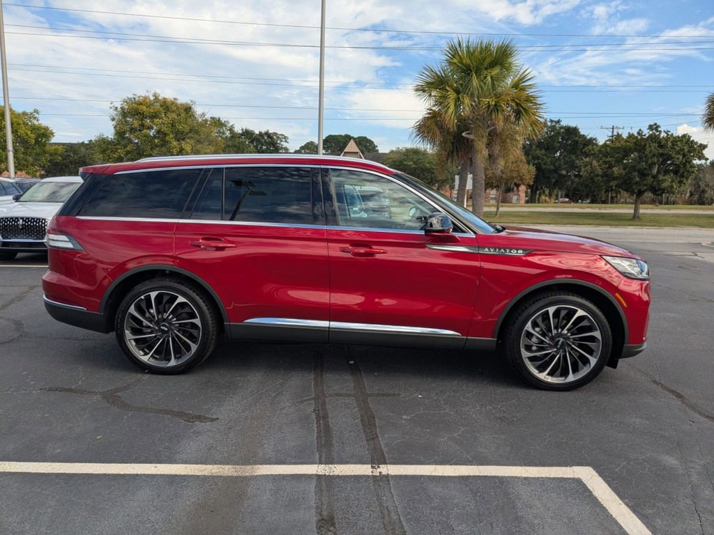 New 2025 Lincoln Aviator Reserve w/ Luxury Package image 3