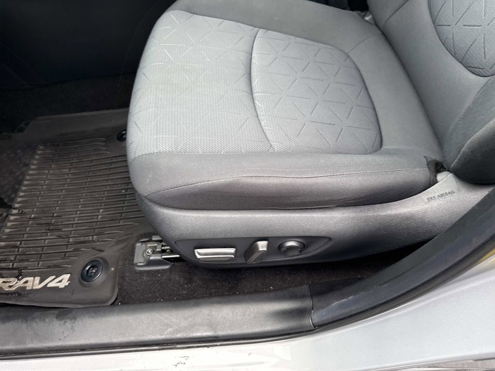 Used 2020 Toyota RAV4 XLE image 21