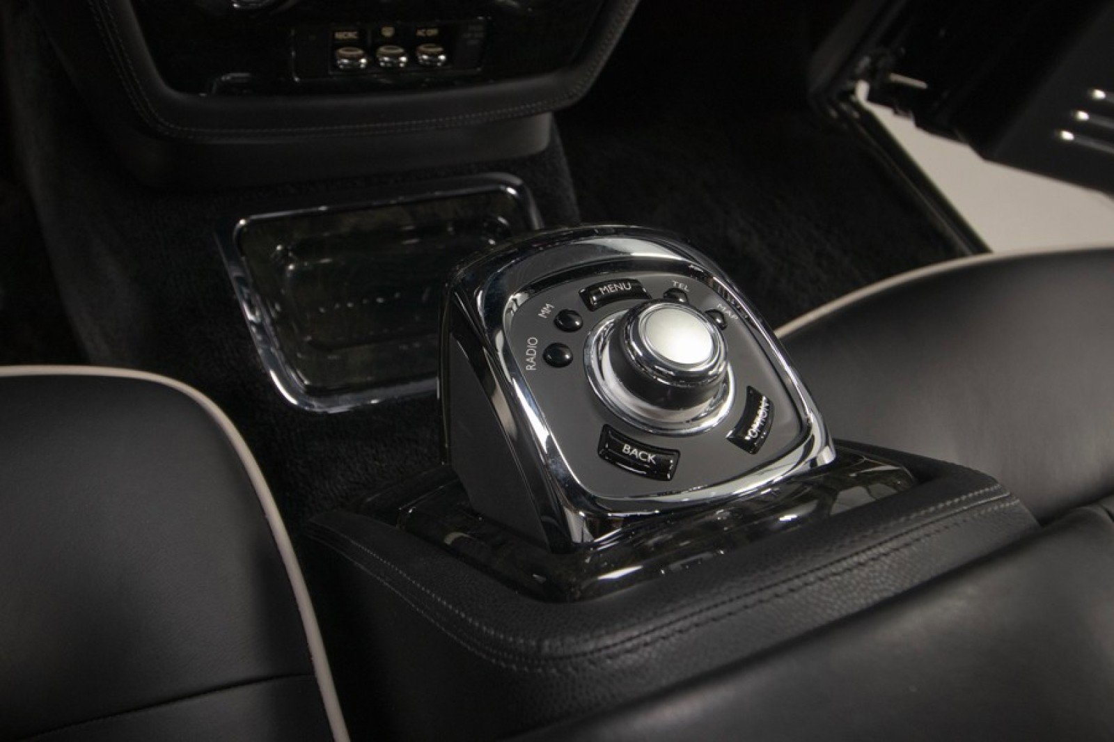 Used 2013 Rolls-Royce Phantom image 37