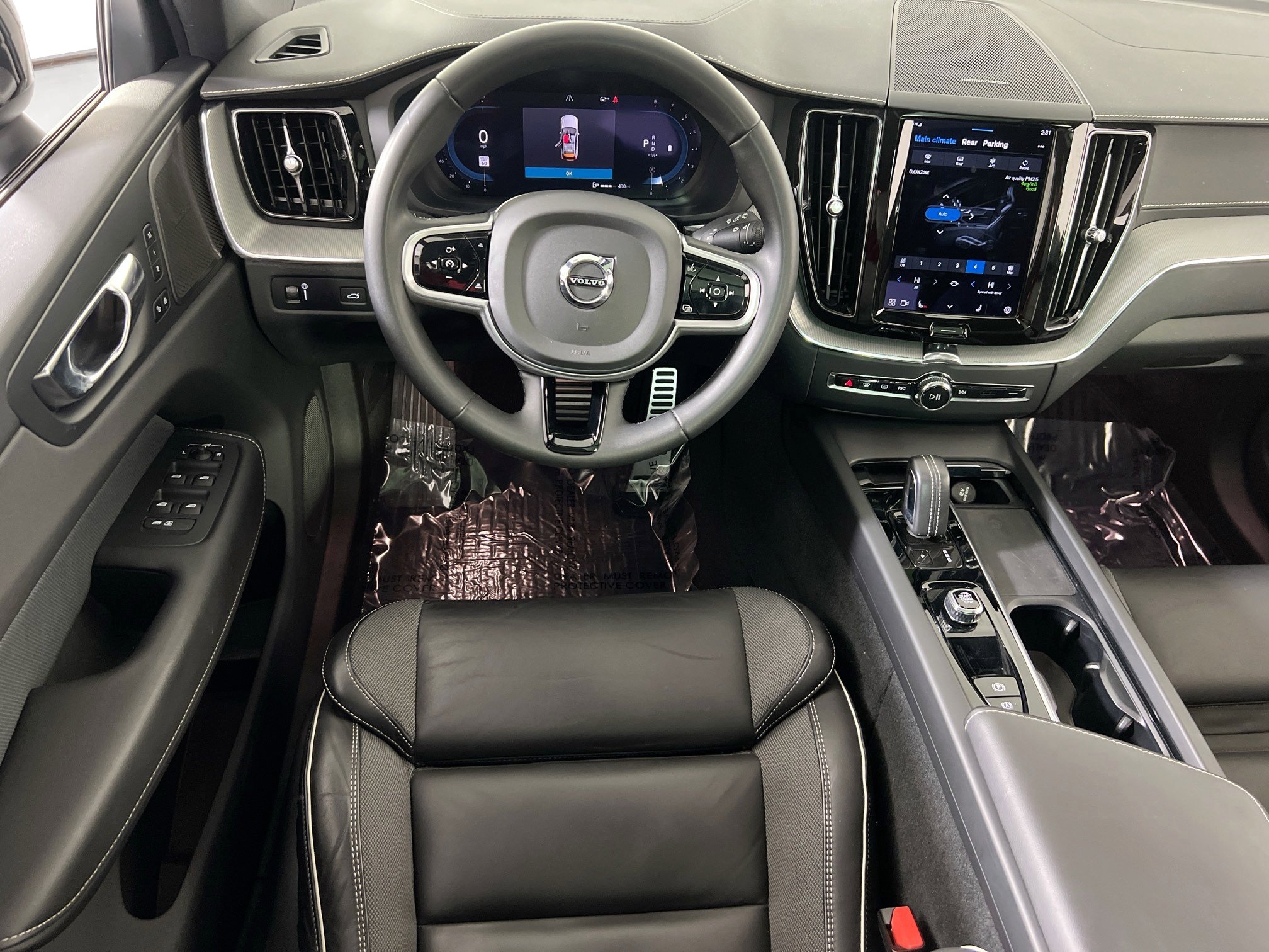 Used 2022 Volvo XC60 B5 R-Design w/ Advanced Package image 22