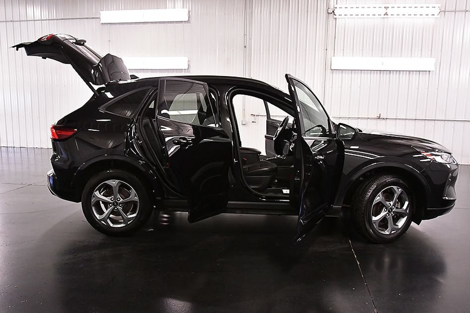 Used 2024 Ford Escape ST-Line w/ Tech Pack #1 AWD/4WD image 30