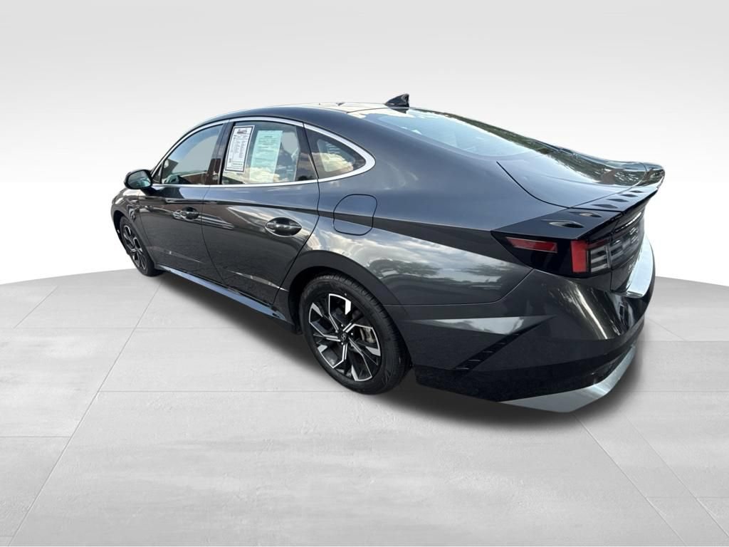 Used 2025 Hyundai Sonata SEL FWD image 3