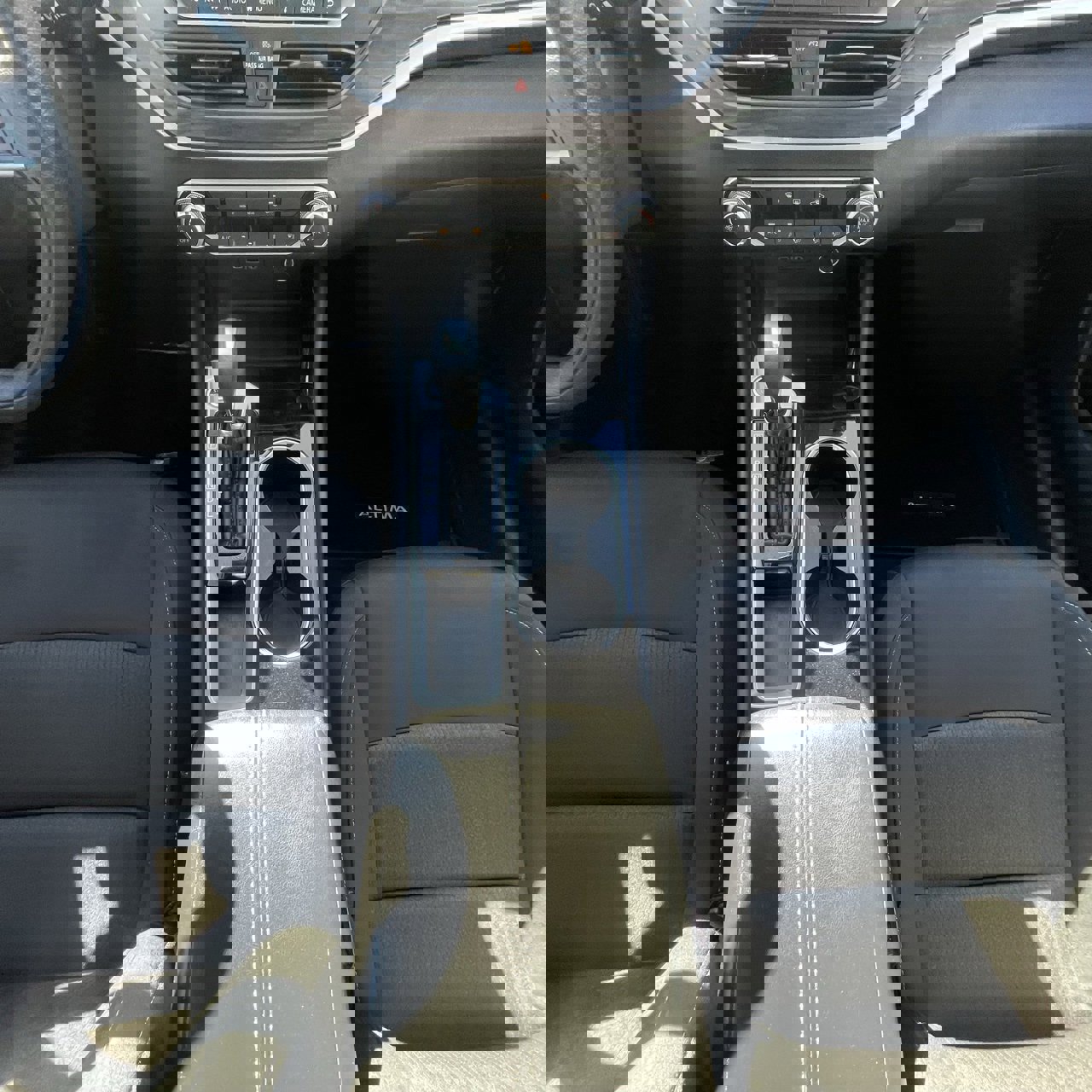 Used 2024 Nissan Altima 2.5 SV image 19