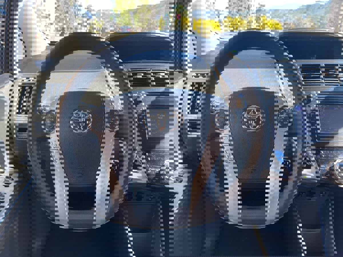 Used 2012 Toyota Prius V Five FWD image 11