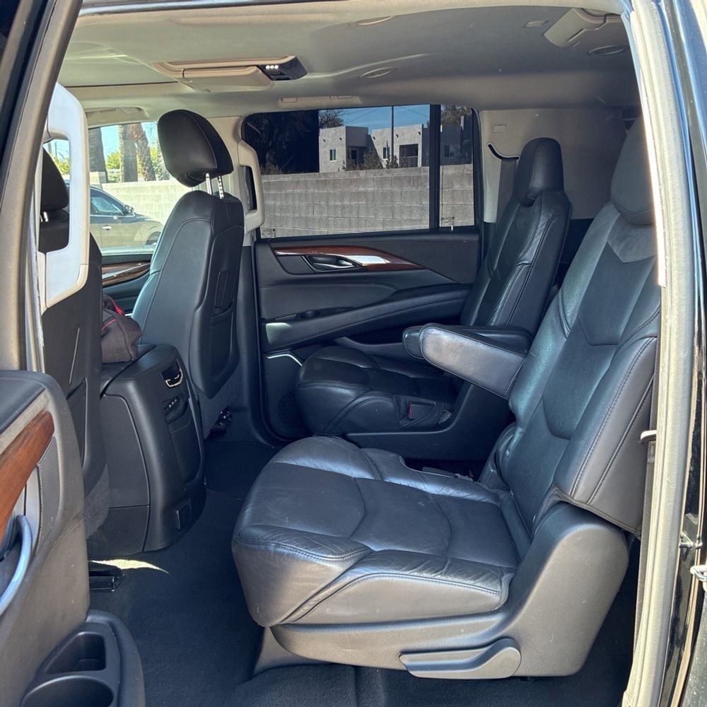 Used 2019 Cadillac Escalade ESV Premium Luxury image 14