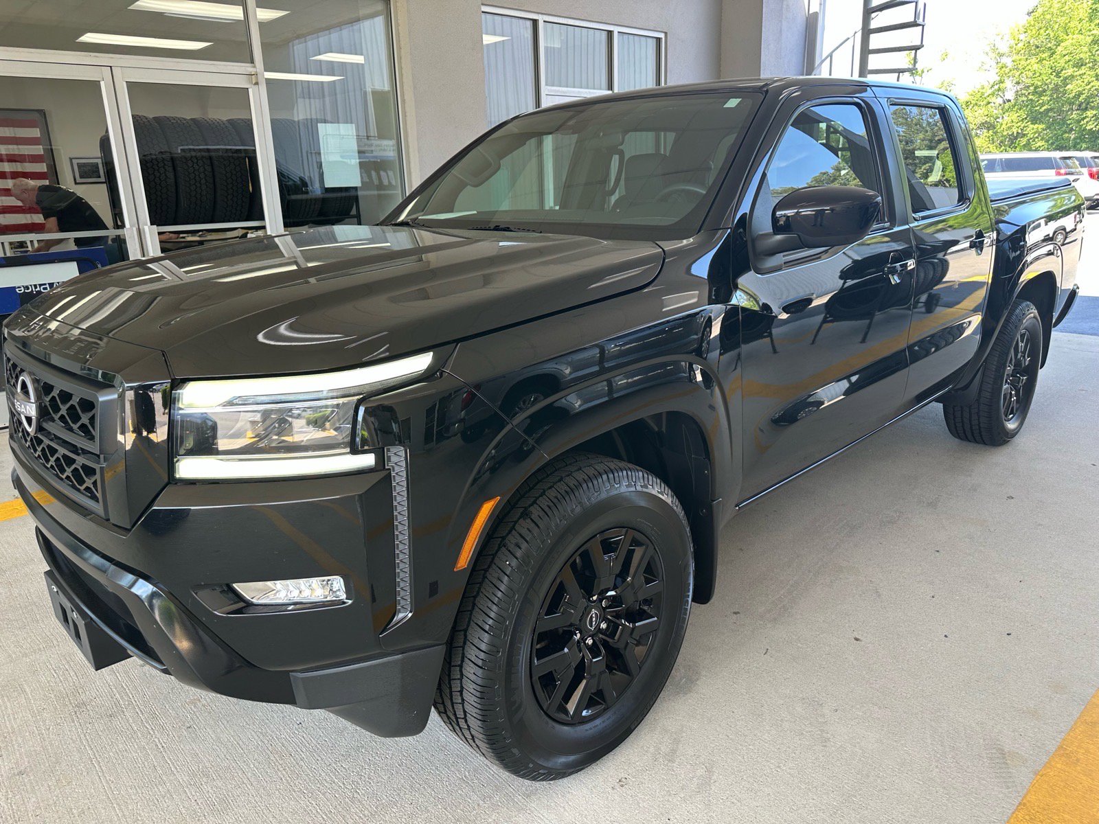 Used 2023 Nissan Frontier SV w/ Midnight Edition Package RWD image 3