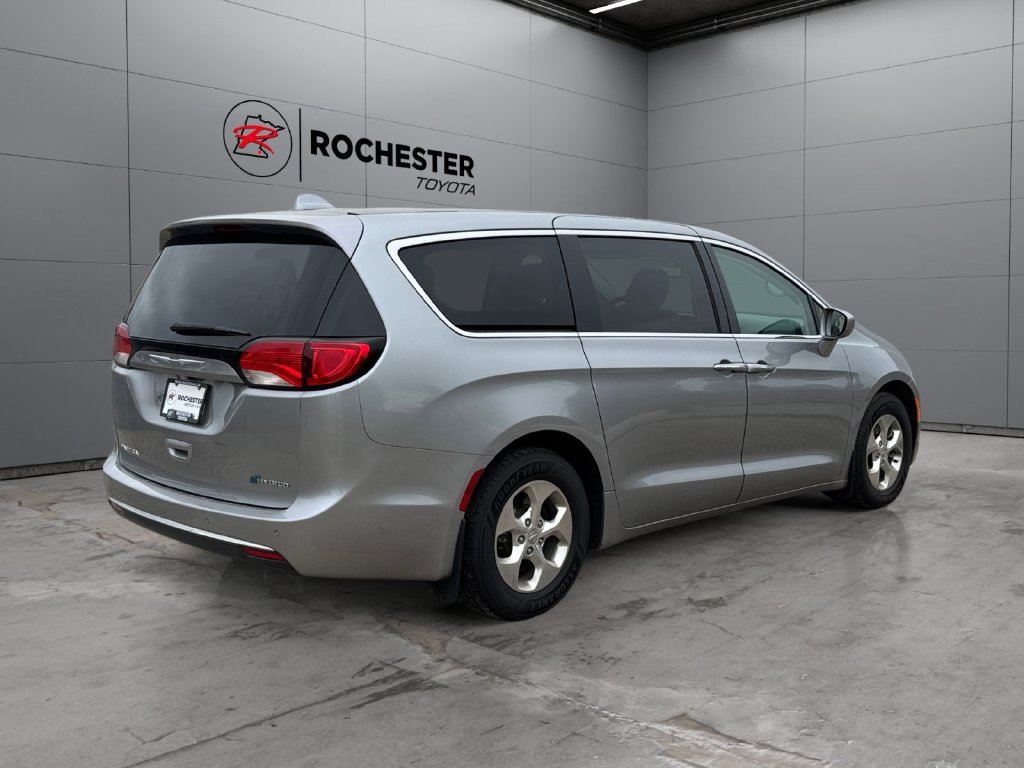 Used 2019 Chrysler Pacifica Touring Plus FWD image 5