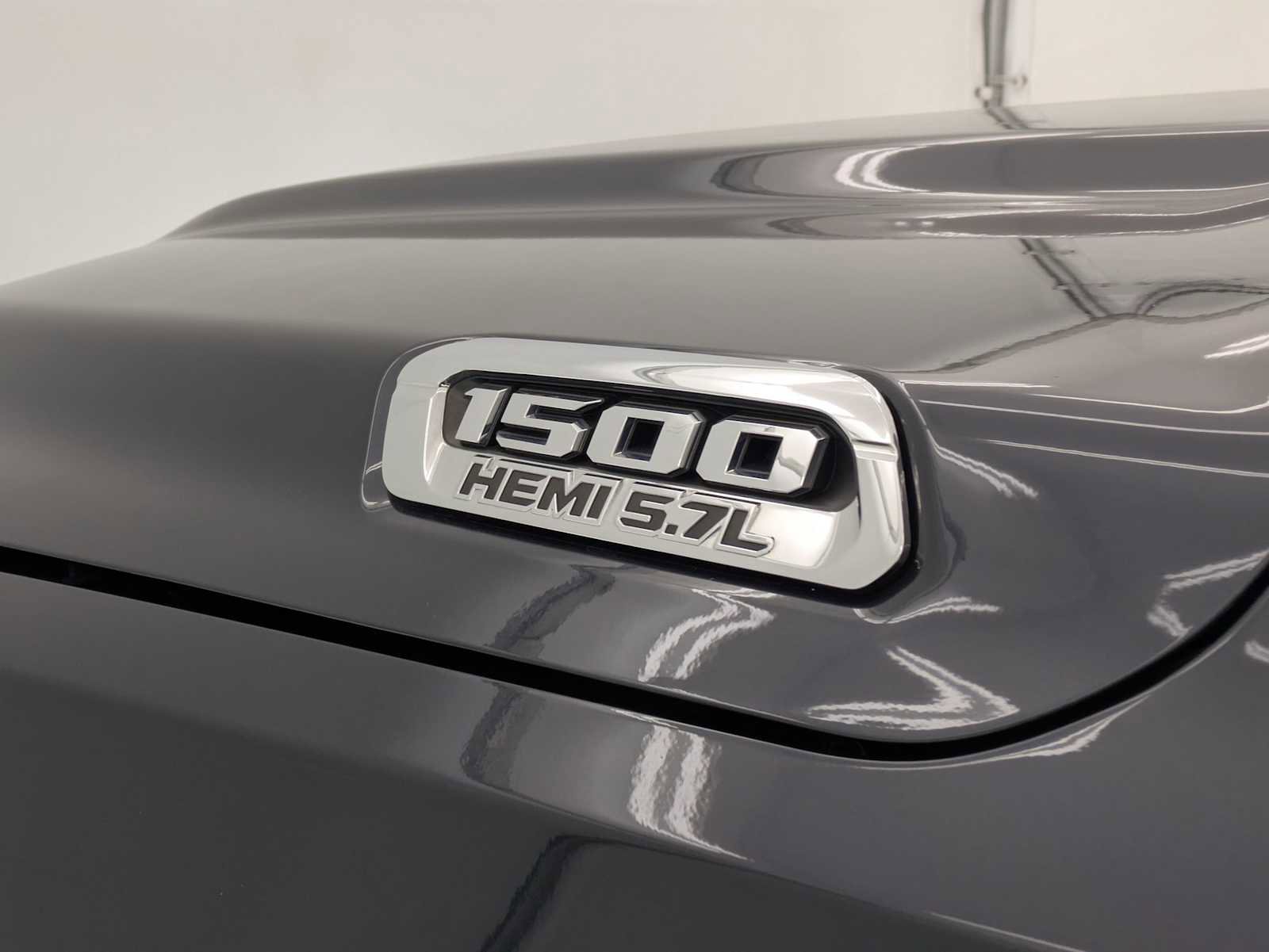 Used 2019 RAM 1500 Laramie Longhorn image 12