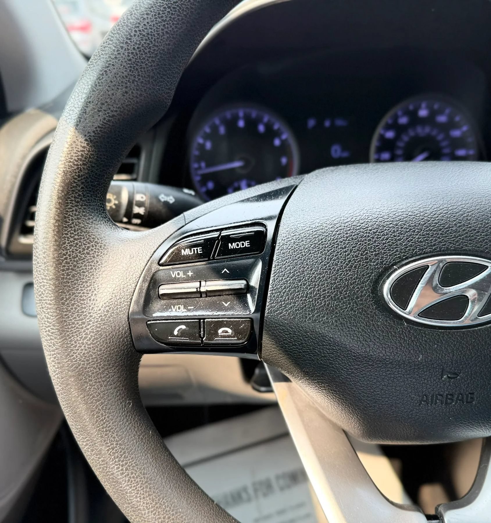 Used 2020 Hyundai Elantra SE FWD image 13