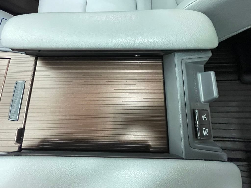 Used 2023 Toyota Sienna XLE FWD image 18