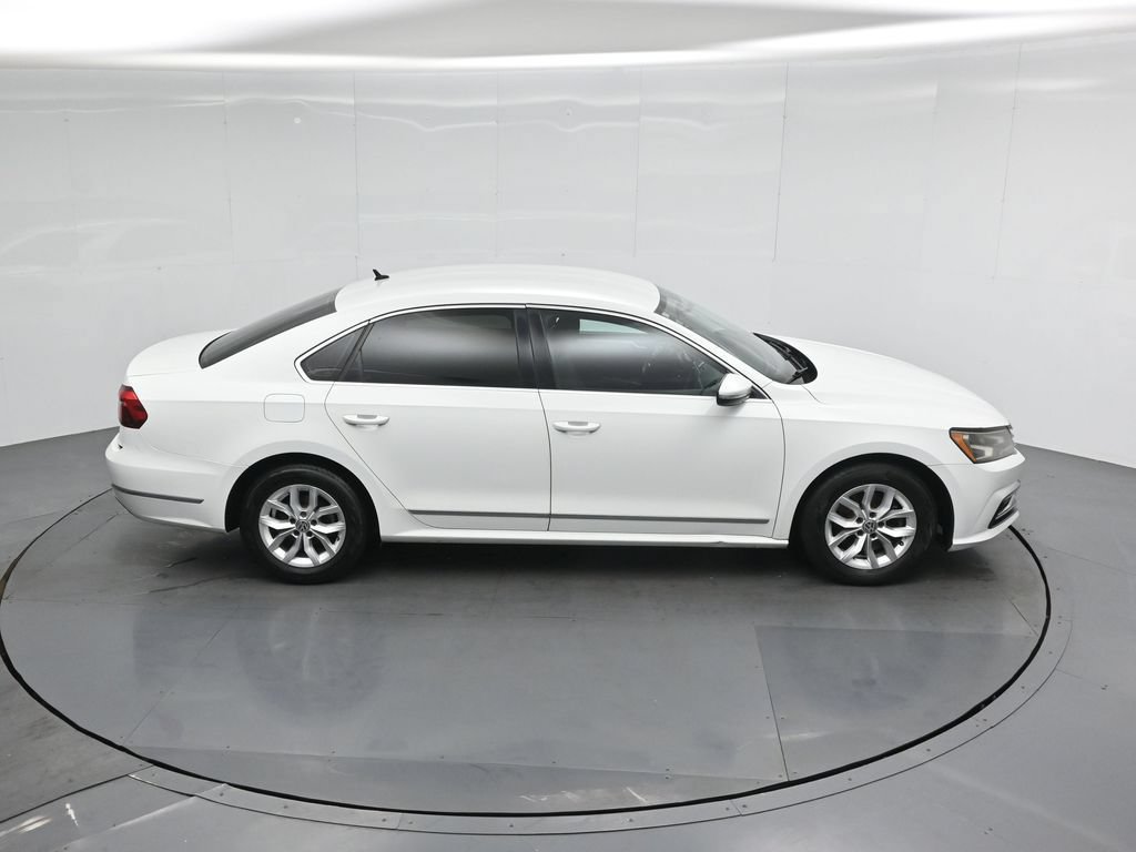 Used 2017 Volkswagen Passat 1.8T S FWD image 40