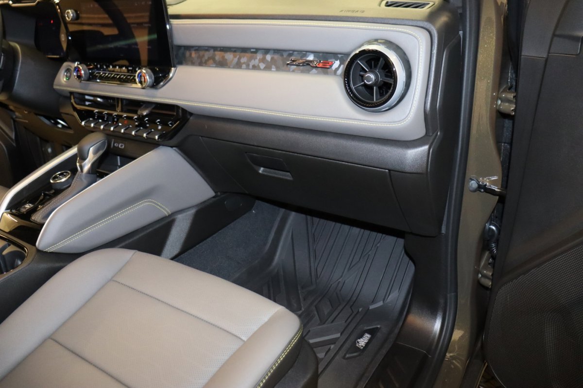 Used 2025 Chevrolet Colorado ZR2 w/ ZR2 Bison Edition image 35