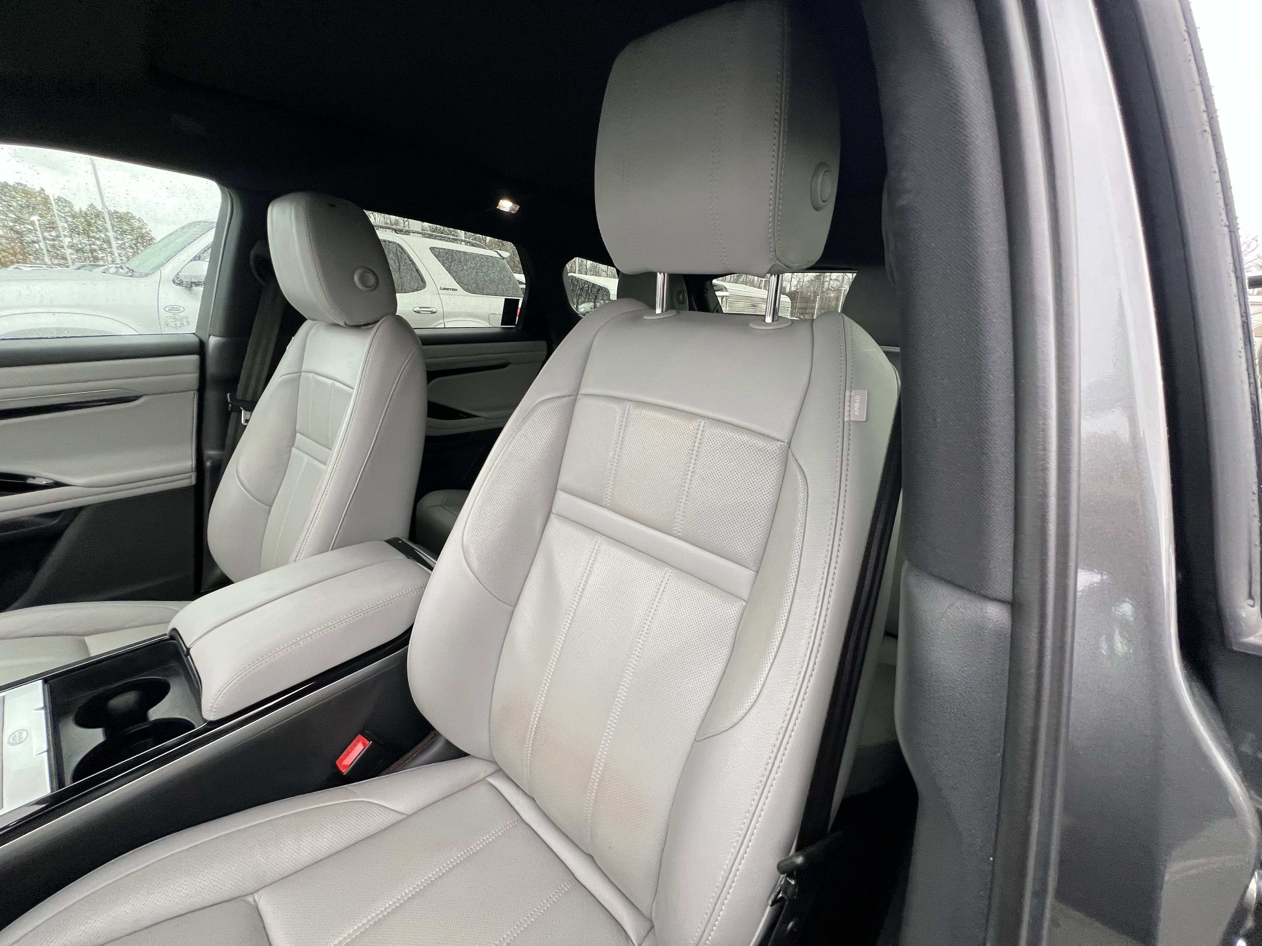 Used 2020 Land Rover Range Rover Evoque S image 16