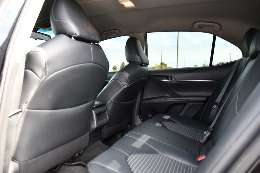 Used 2019 Toyota Camry SE FWD image 17