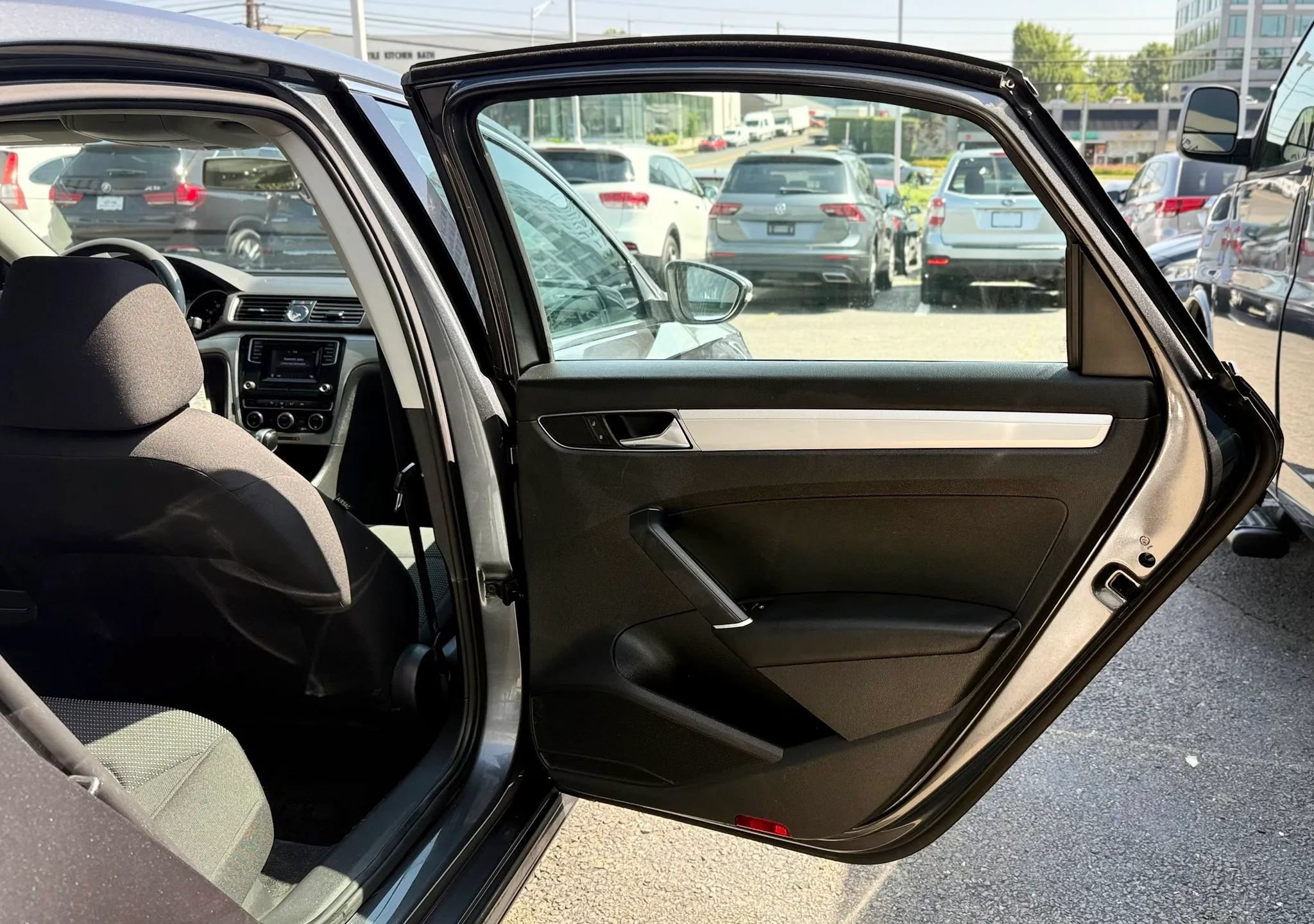 Used 2017 Volkswagen Passat 1.8T S FWD image 29