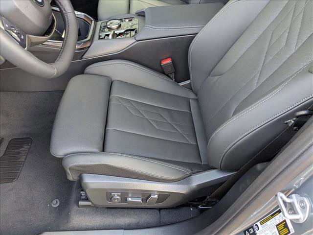 Used 2025 BMW X3 xDrive30i w/ Premium Package AWD/4WD image 4