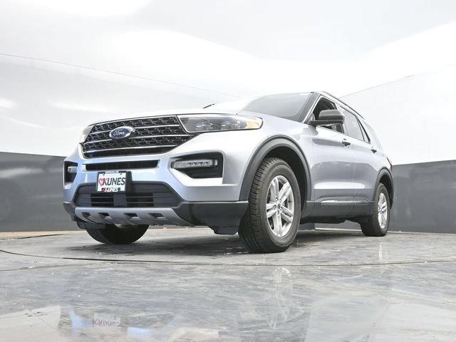 Used 2024 Ford Explorer XLT w/ Equipment Group 202A AWD/4WD image 47