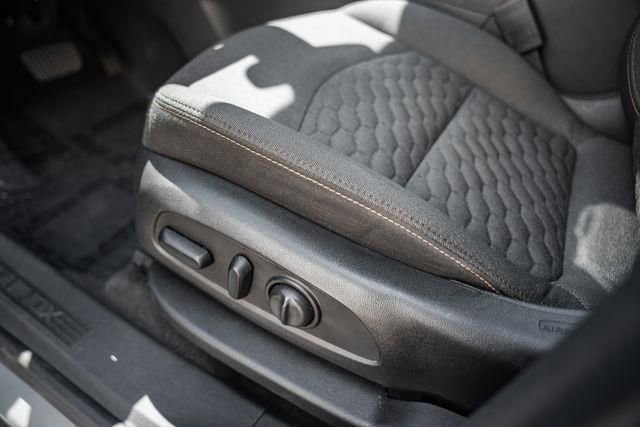 Used 2018 Chevrolet Equinox LT w/ Sun & Infotainment Package image 32