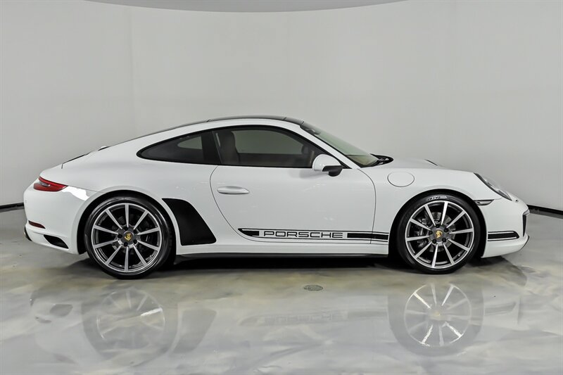 Used 2017 Porsche 911 Carrera 4 AWD/4WD image 11