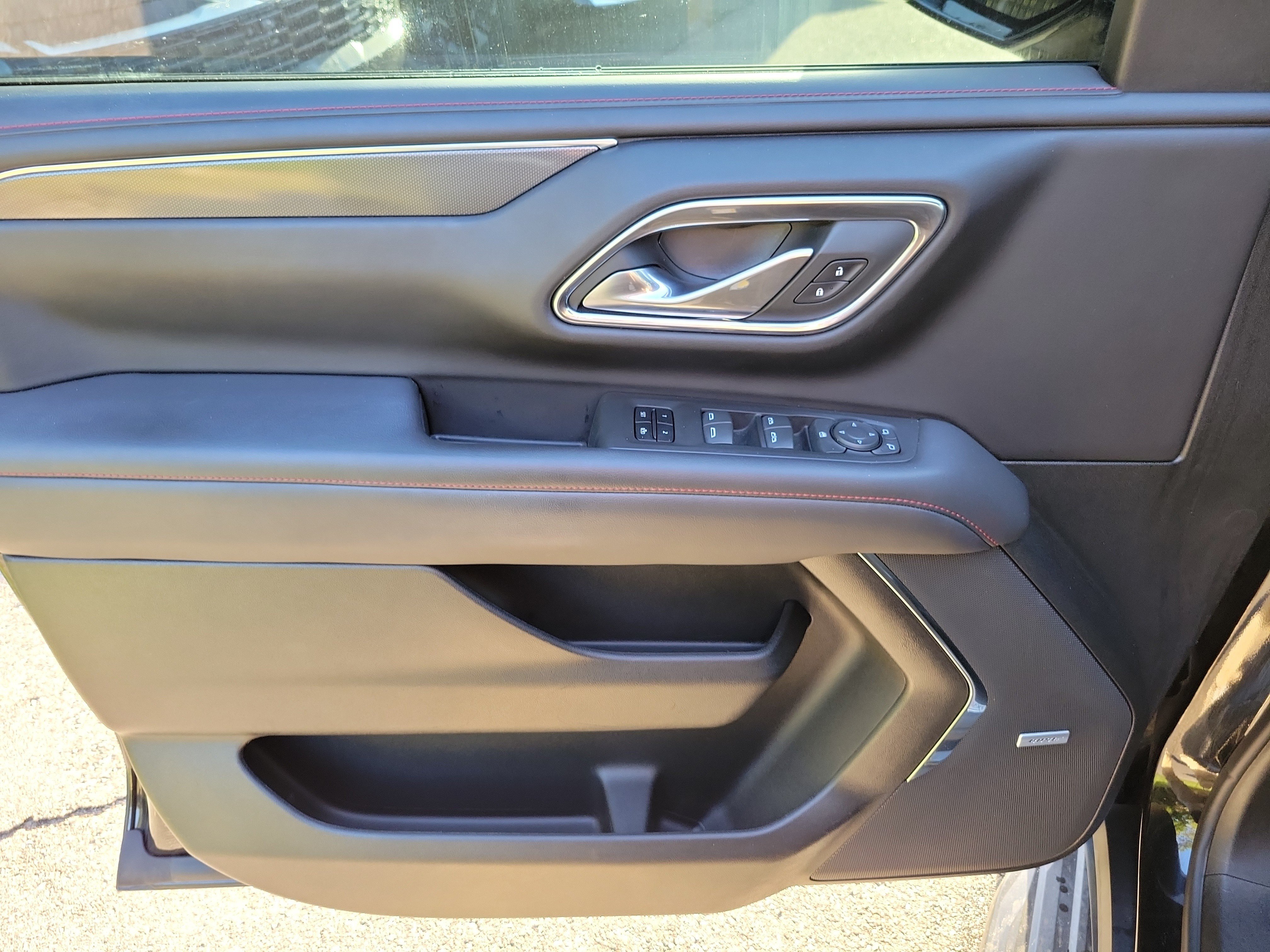 Used 2023 Chevrolet Suburban RST RWD image 19
