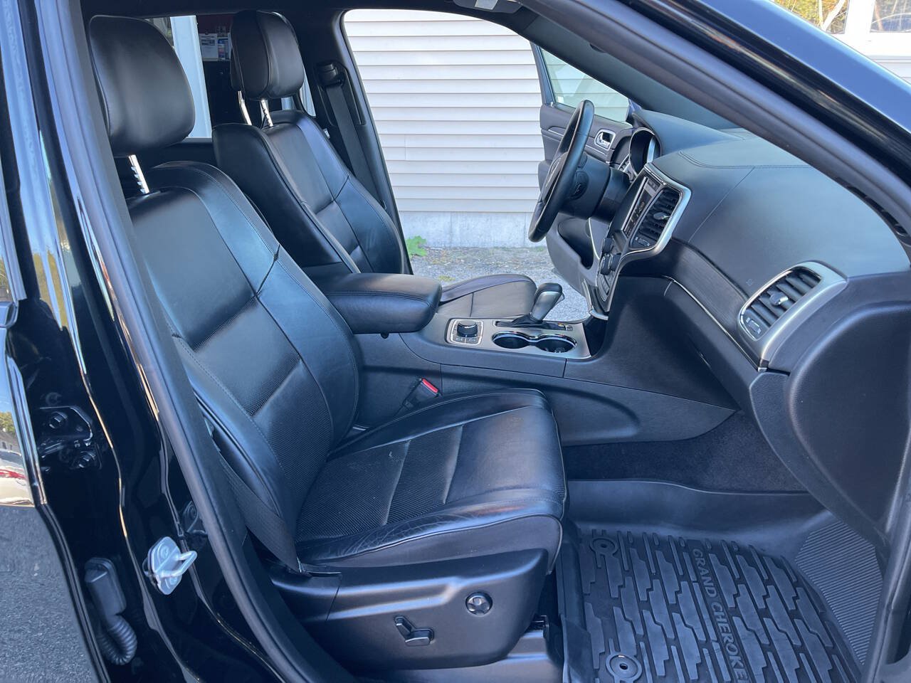 Used 2018 Jeep Grand Cherokee High Altitude AWD/4WD image 16
