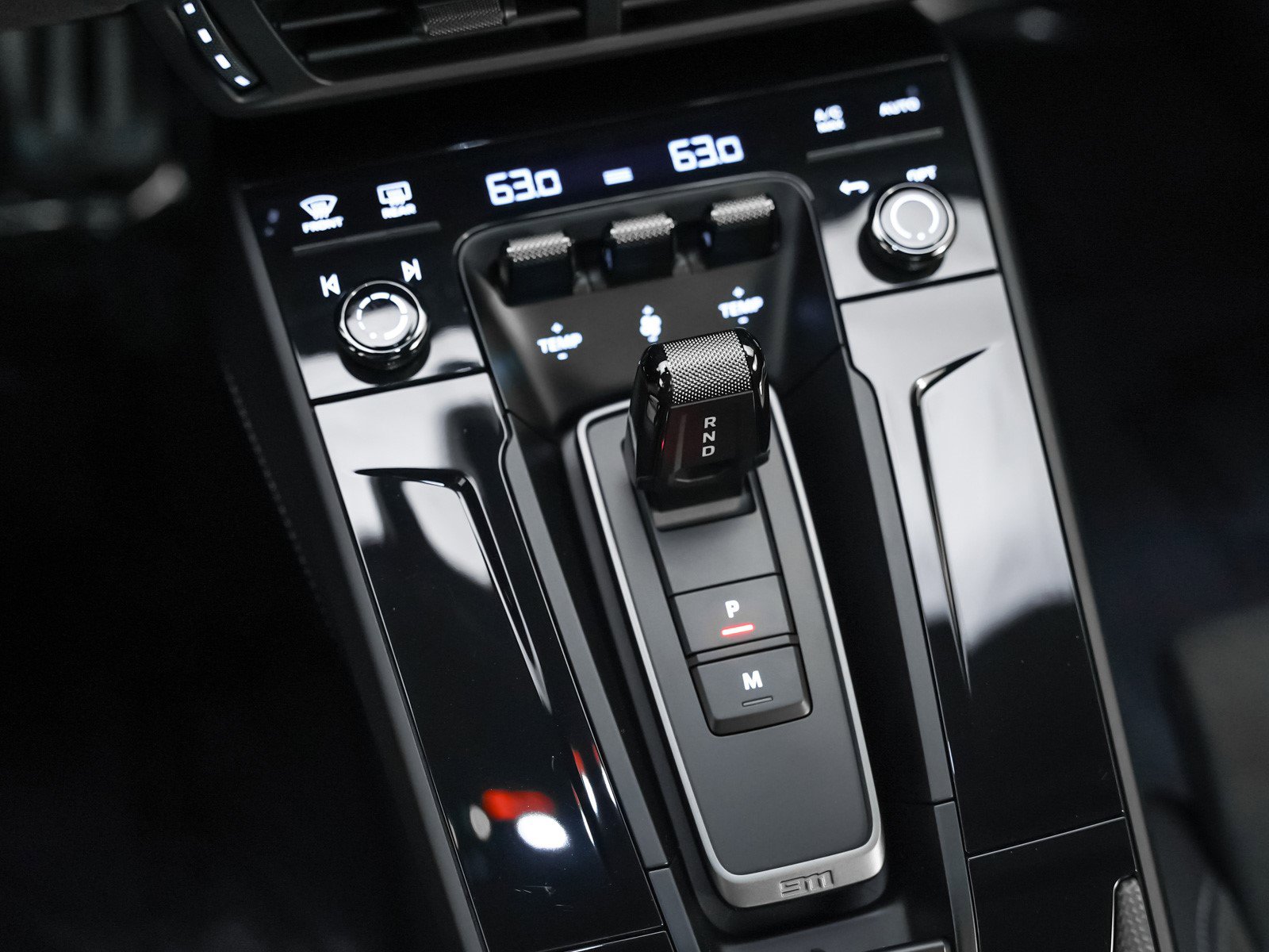 Used 2025 Porsche 911 Carrera 4 GTS image 21