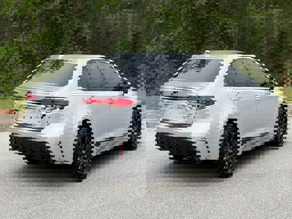 Used 2024 Toyota Corolla SE image 12