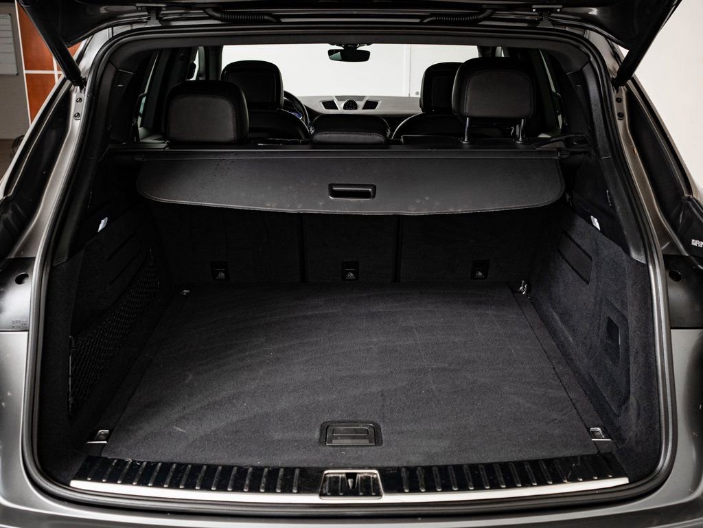 Certified 2022 Porsche Cayenne E-Hybrid w/ Premium Package image 26