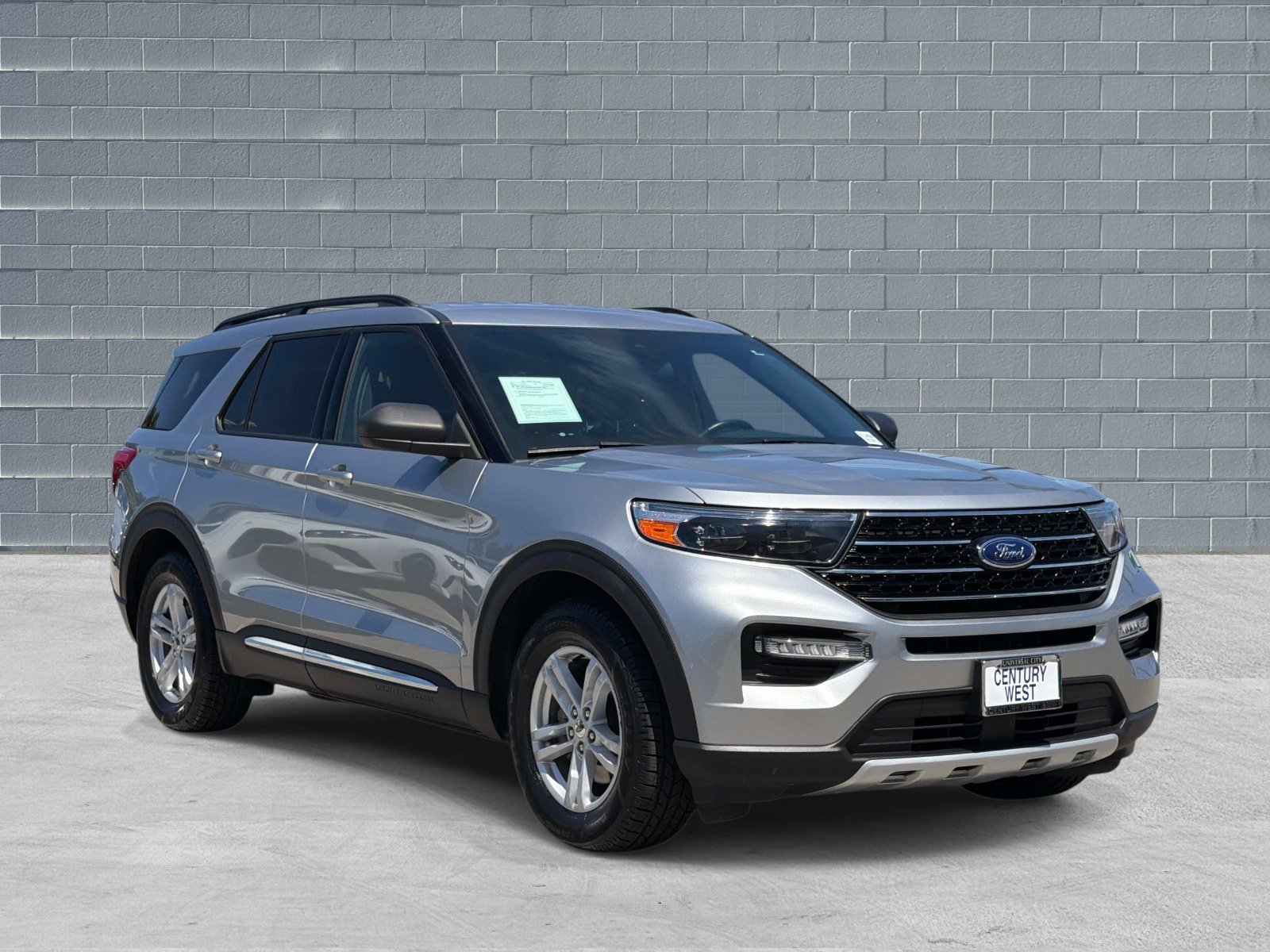 Used 2020 Ford Explorer XLT w/ Equipment Group 202A RWD image 1