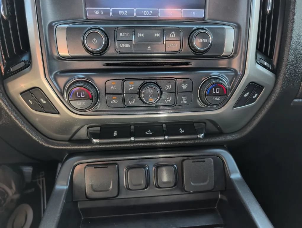 Used 2018 Chevrolet Silverado 1500 LT w/ All Star Edition AWD/4WD image 4