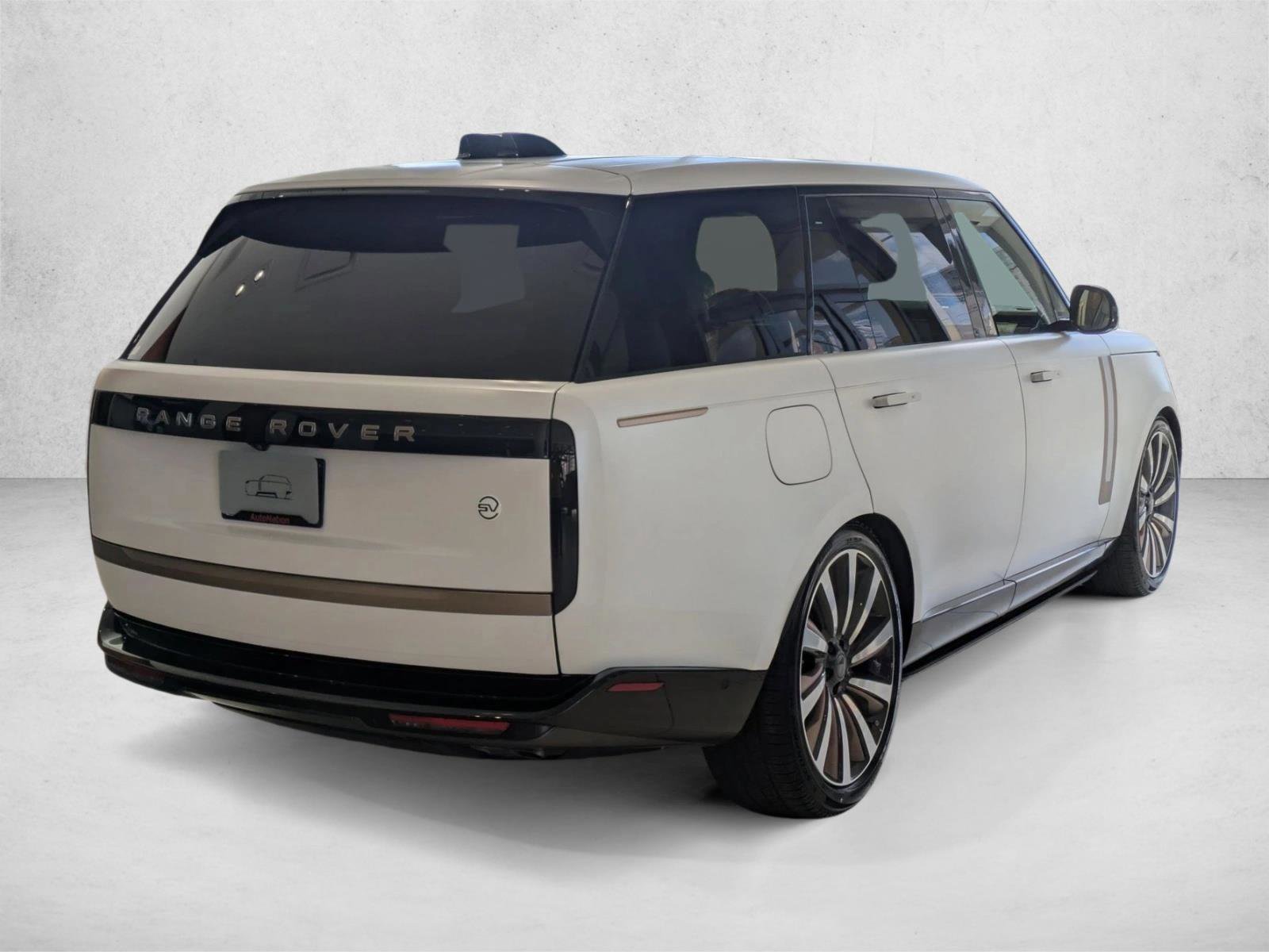 New 2026 Land Rover Range Rover SV AWD/4WD video 2