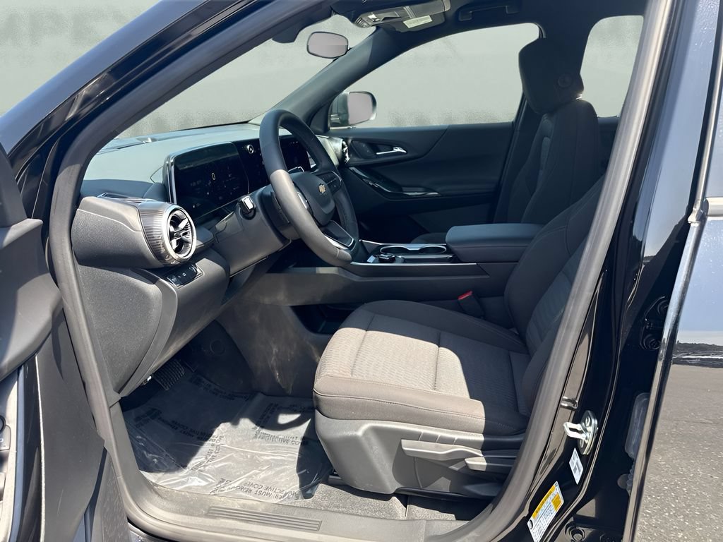 Used 2026 Chevrolet Equinox LT FWD image 9