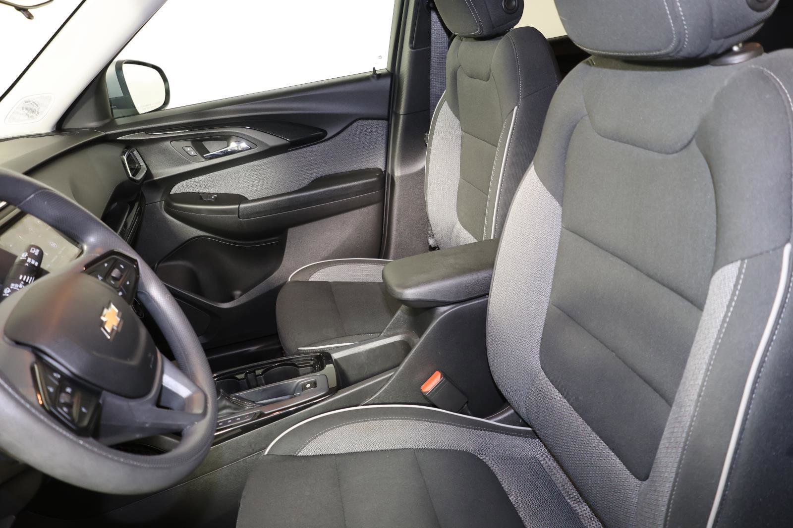 Used 2023 Chevrolet TrailBlazer LT FWD image 23