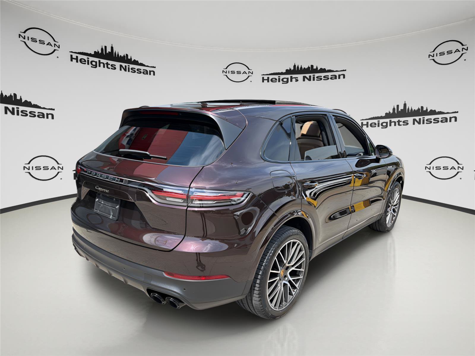 Used 2022 Porsche Cayenne Platinum Edition AWD/4WD image 6