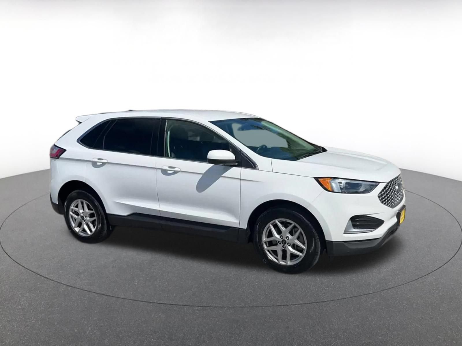 Used 2024 Ford Edge SEL AWD/4WD image 2