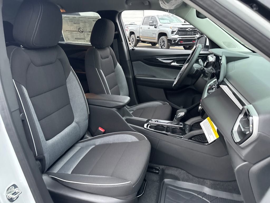 New 2026 Chevrolet TrailBlazer LT w/ LT Cold Weather Package FWD image 11