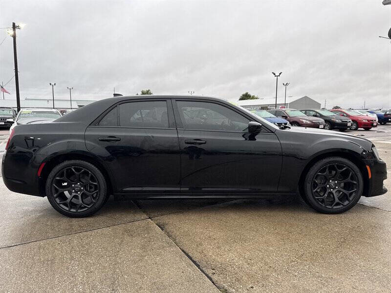 Used 2020 Chrysler 300 S image 9