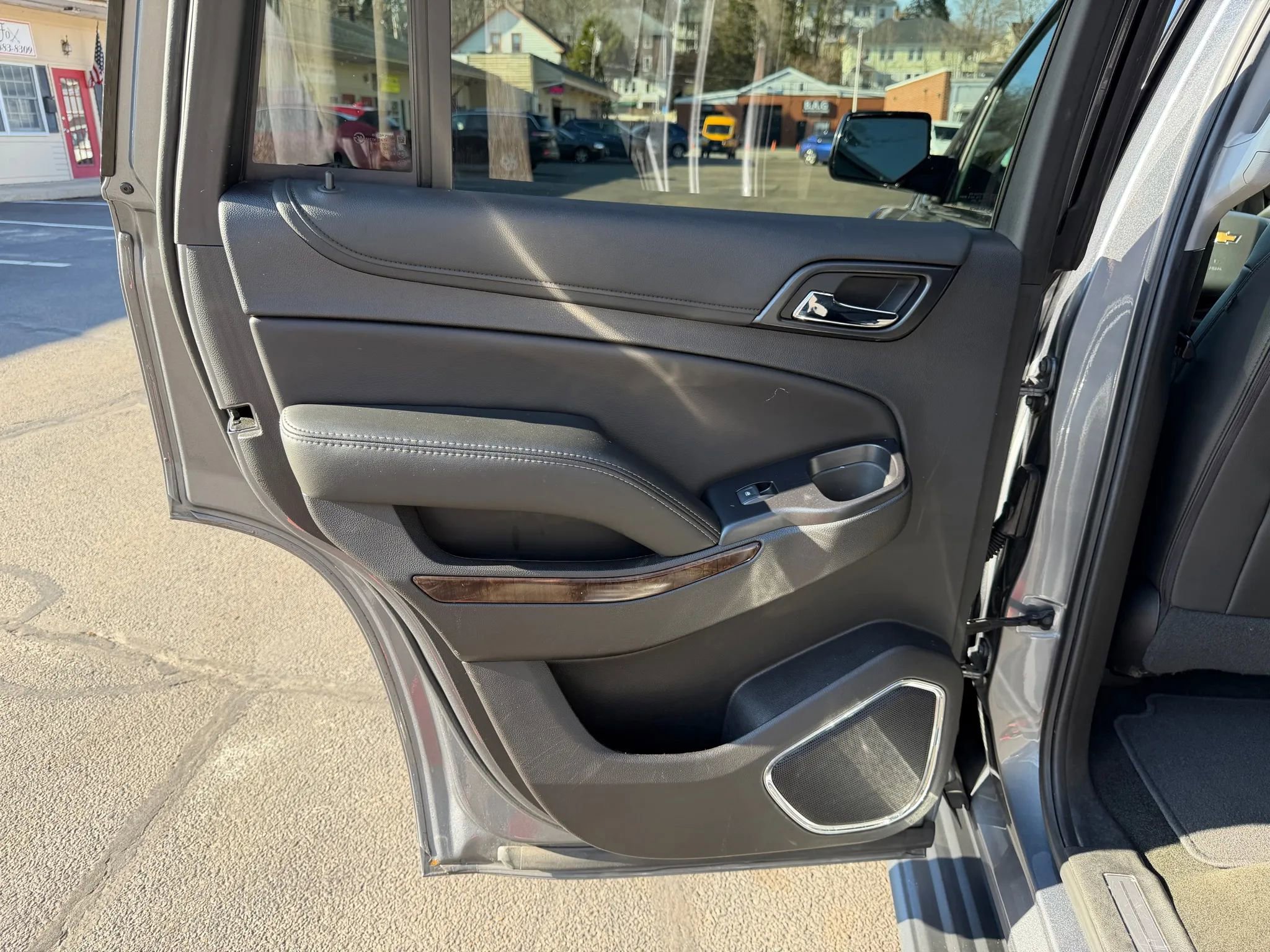 Used 2018 Chevrolet Tahoe LT image 35