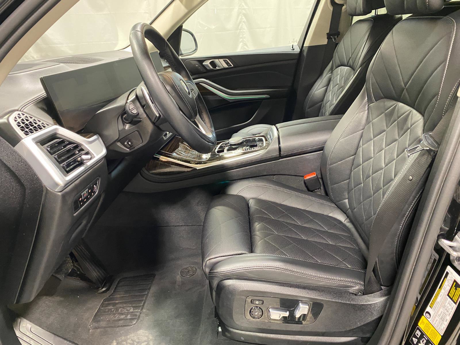 Certified 2023 BMW X7 xDrive40i w/ Parking Assistance Package AWD/4WD image 13
