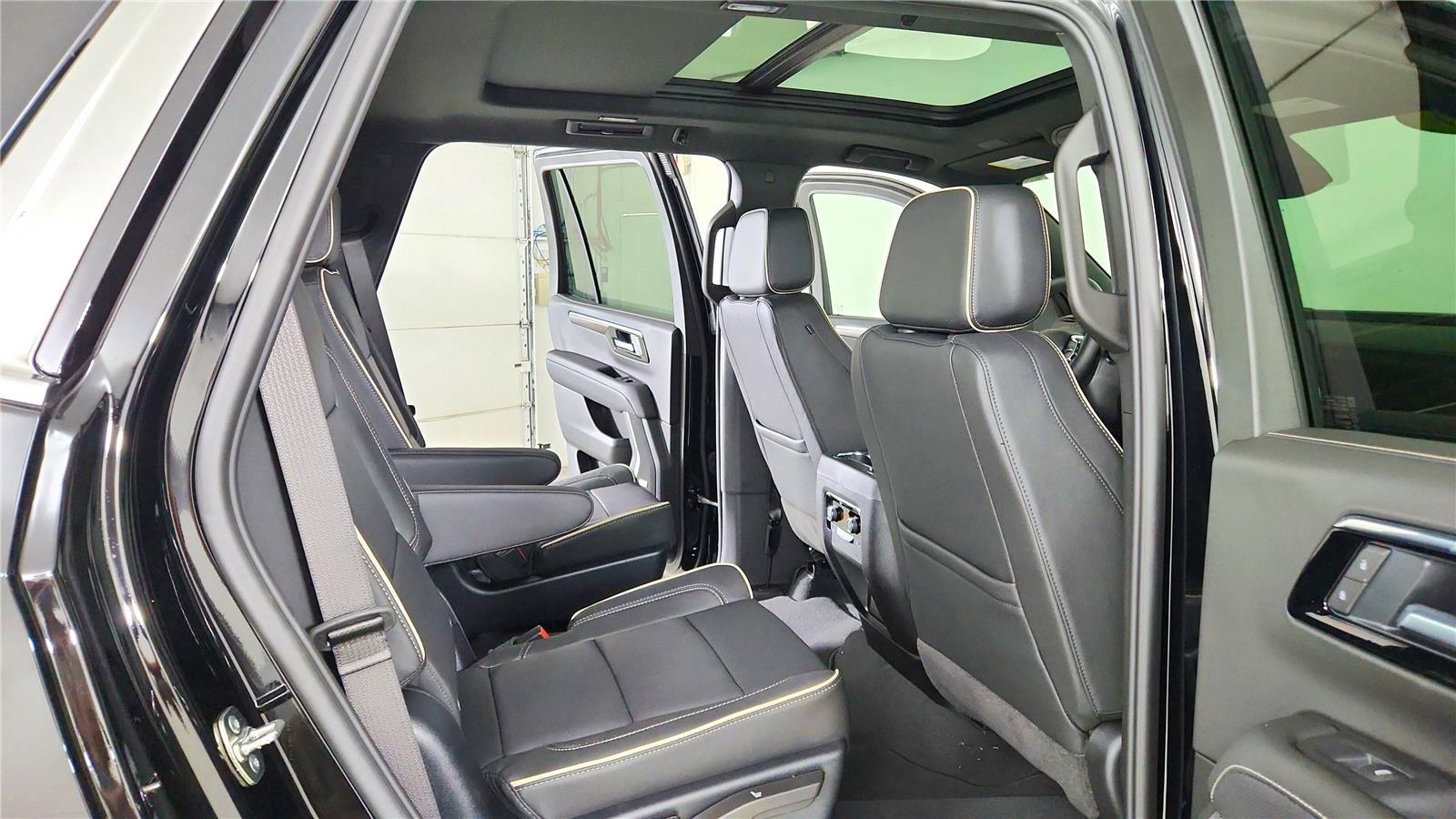 New 2026 Chevrolet Tahoe Premier w/ Sun And Tow Package AWD/4WD image 39