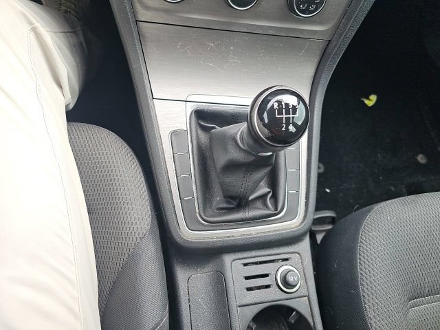 Used 2017 Volkswagen Golf S FWD image 16