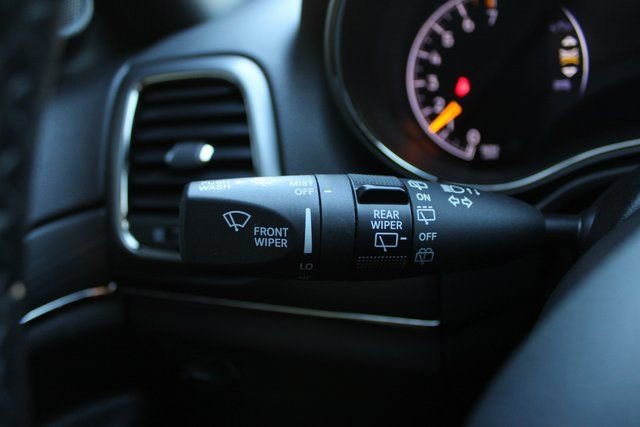 Used 2021 Jeep Grand Cherokee Limited X image 16