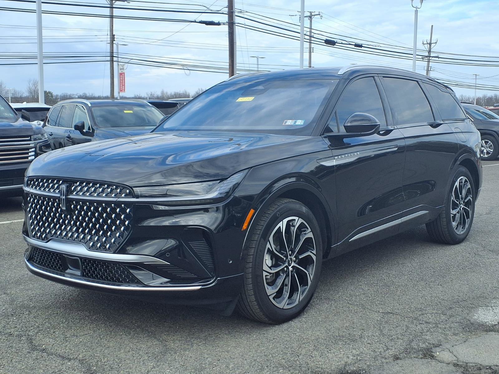 Used 2024 Lincoln Nautilus Reserve w/ Equipment Group 202A image 8