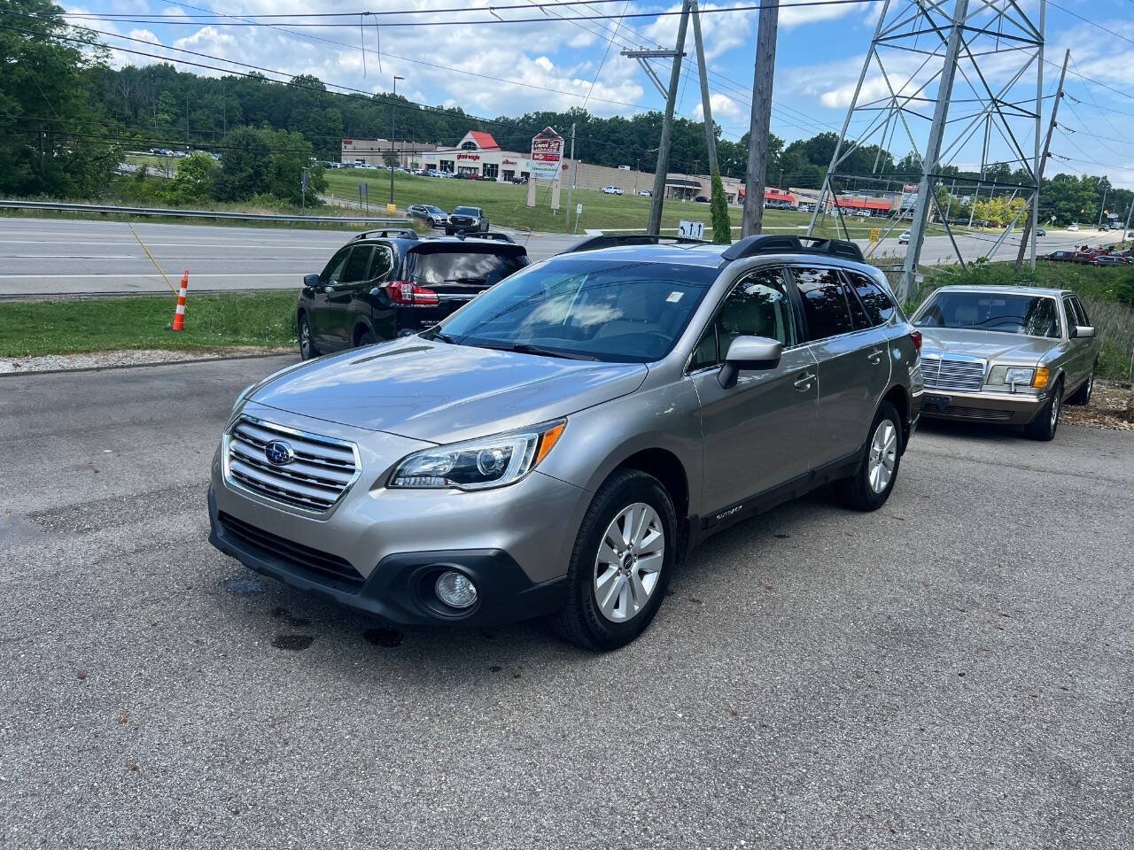 Used 2015 Subaru Outback 2.5i Premium AWD/4WD image 8