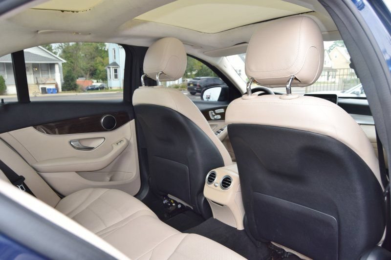 Used 2018 Mercedes-Benz C 300 Sedan w/ Premium Package image 36