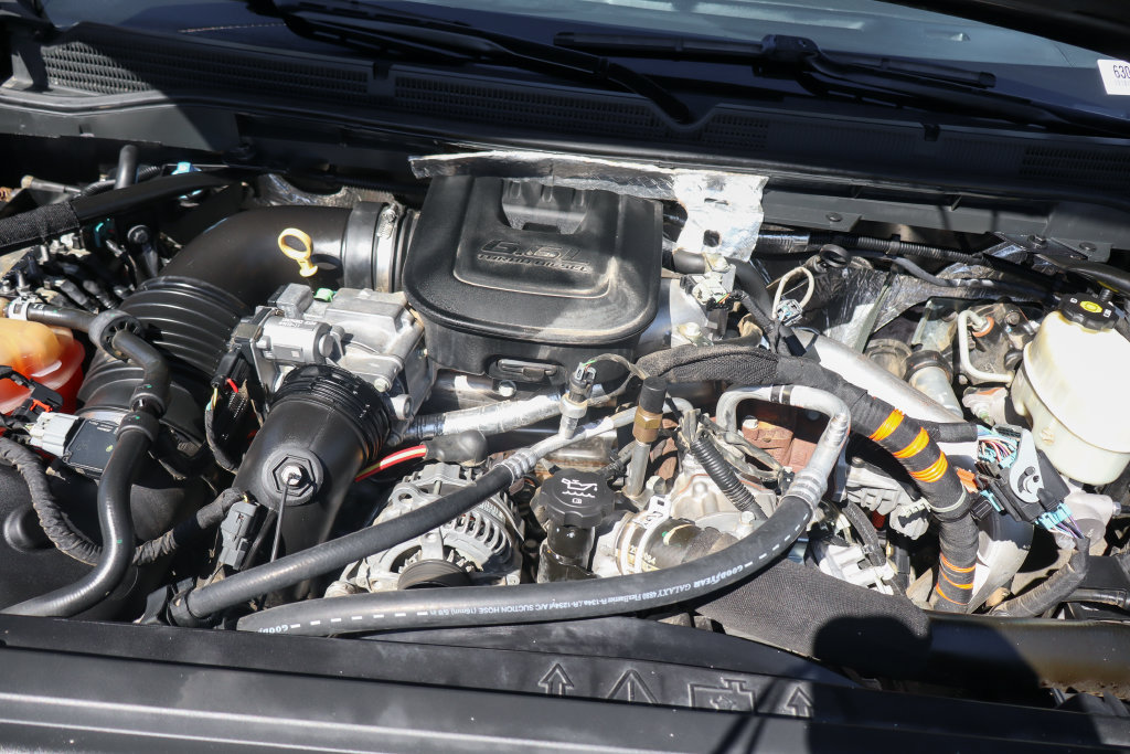 Used 2015 GMC Sierra 2500 Denali w/ Duramax Plus Package AWD/4WD image 14
