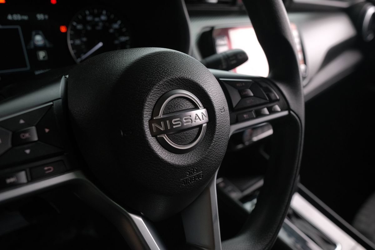 Used 2022 Nissan Kicks SV image 41